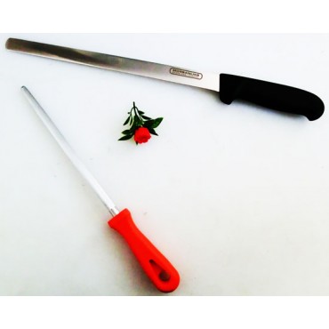 Kit accessori: coltello ed affilatore, per taglia spiedini.